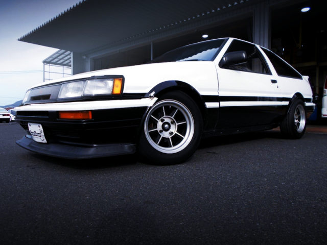 FRONT EXTERIOR OF AE86 LEVIN GT-APEX.