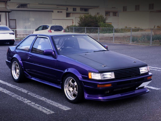 FROMNT EXTERIOR OF AE86 LEVIN PURPLE.