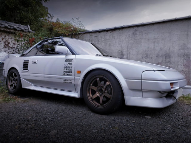 FRONT RIGHT-SIDE EXTERIOR OF AW11 MR2.