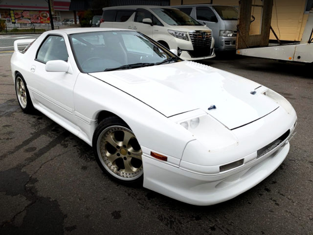 FRONT EXTERIOR OF FC3S RX-7 TO WHITE.