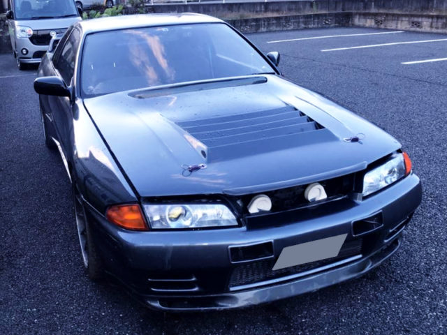 FRONT EXTERIOR OF R32 SKYLINE GT-R TO GUNMETALLIC.