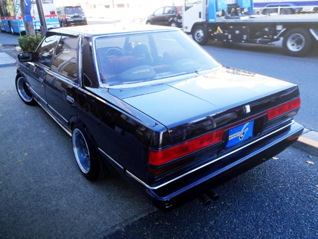 REAR EXTERIOR OF GX71 CHASER TO BLACK.