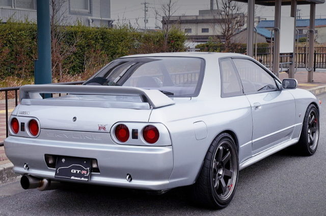 REAR SIDE EXTERIOR OF R32 GT-R.