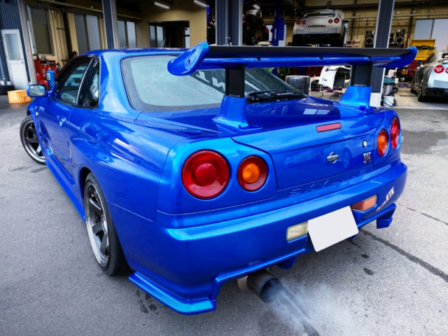 REAR EXTERIOR OF R34 GT-R to BLUE.