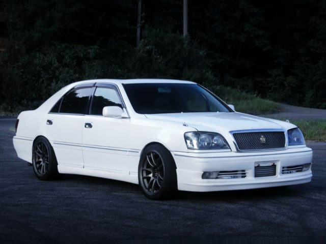 FRONT EXTERIOR OF JZS171 CROWN ATHLETE-V TO WHITE.