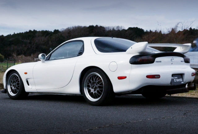 REAR EXTERIOR OF FD3S RX-7 TYPE-R.