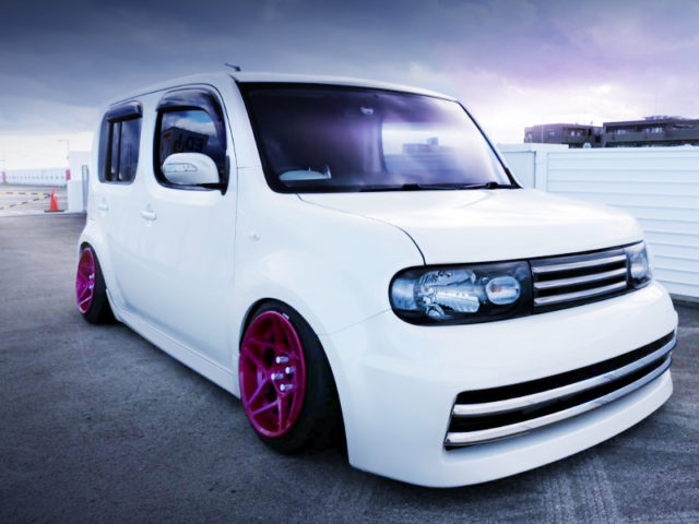 FRONT EXTERIOR OF Z12 NISSAN CUBE RIDER to WHITE.