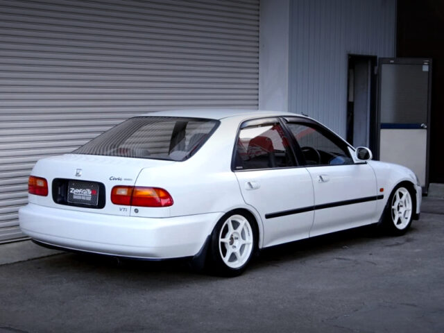 REAR EXTERIOR OF EG8 CIVIC FERIO VTi.