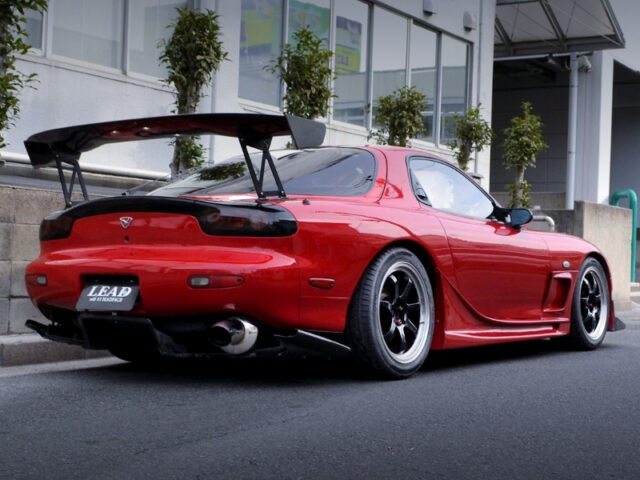 REAR EXTERIOR OF FD3S RX-7 TYPE-R to RED.