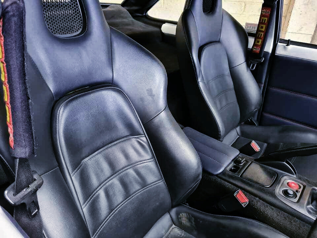 LEATHER SEAT.