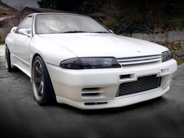 FRONT EXTERIOR OF R32 GT-R.