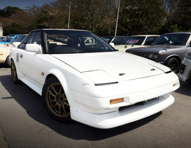 FRONT EXTERIOR OF AW11 MR2 G-LIMITED WHITE.