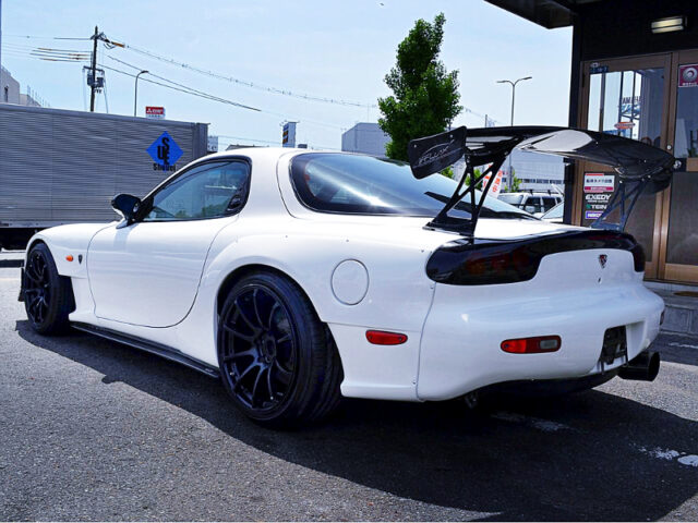 REAR EXTERIOR OF FD3S RX-7 WIDEBODY WHITE.