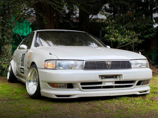FRONT FACE OF JZX90 CRESTA WHITE.