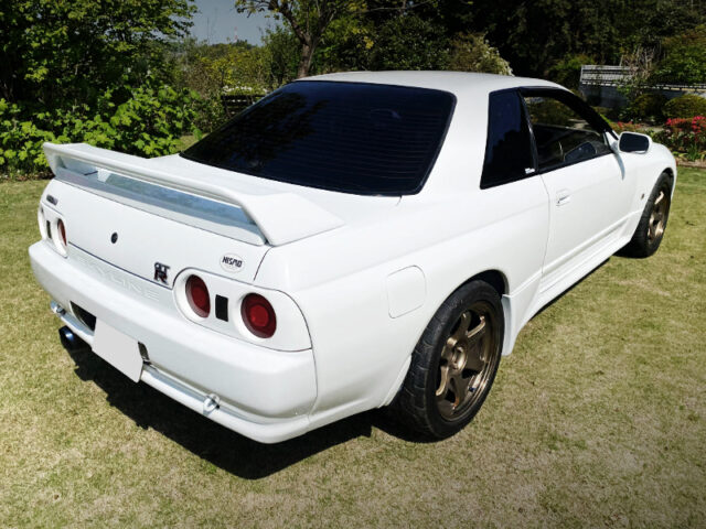 REAR EXTERIOR OF R32 GT-R WHITE.