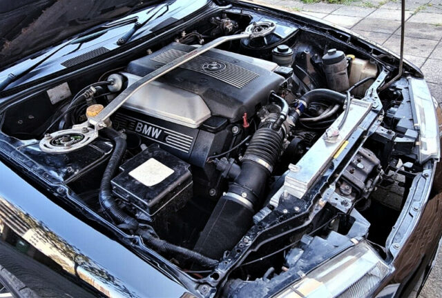 BMW V8 ENGINE into S14 NISSAN 200SX ENGINE ROOM.