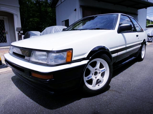 FRONT EXTERIOR OF AE86 LEVIN GT-APEX.