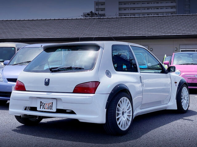 REAR EXTERIOR OF PEUGEOT 106 S16 SERIE SPECIAL WHITE.