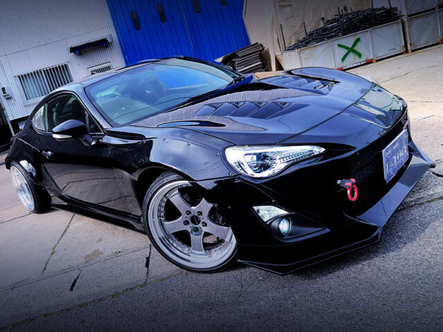 FRONT EXTERIOR OF TOYOTA 86 RACING.