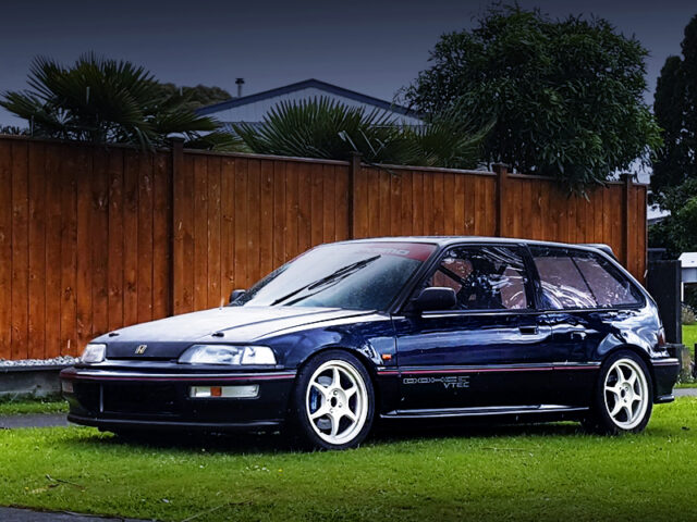 FRONT EXTERIOR OF EF9 GRAND CIVIC SiR.