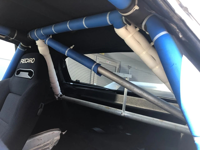 ROLL CAGE INSTALLED FC3S RX7 INTERIOR.