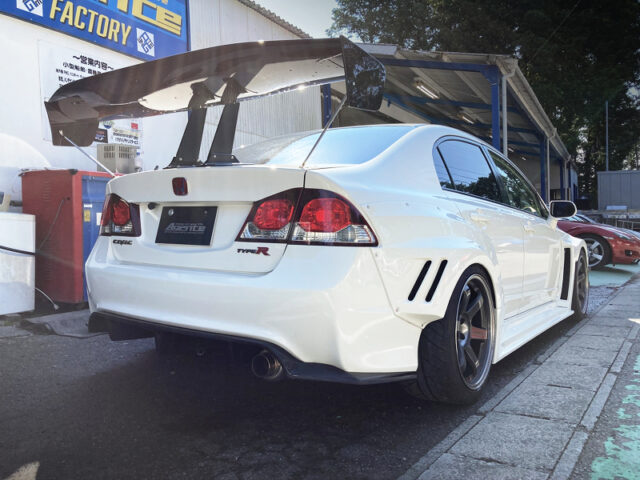 REAR EXTERIOR OF FD2 CIVIC TYPE-R WIDEBODY.