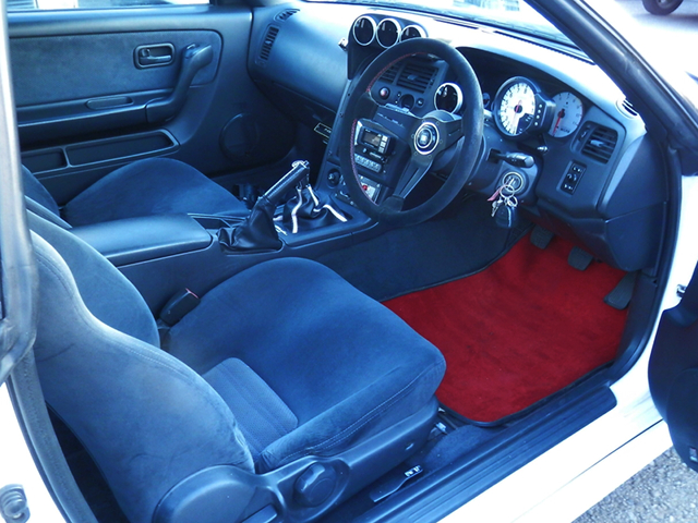 INTERIOR OF R33 GT-R.