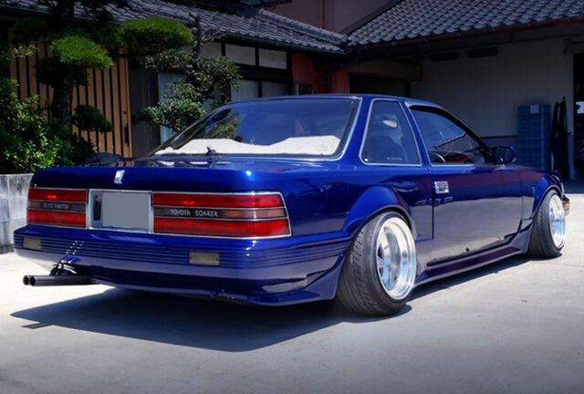 REAR EXTERIOR OF MZ20 SOARER to BLUE PAINT.
