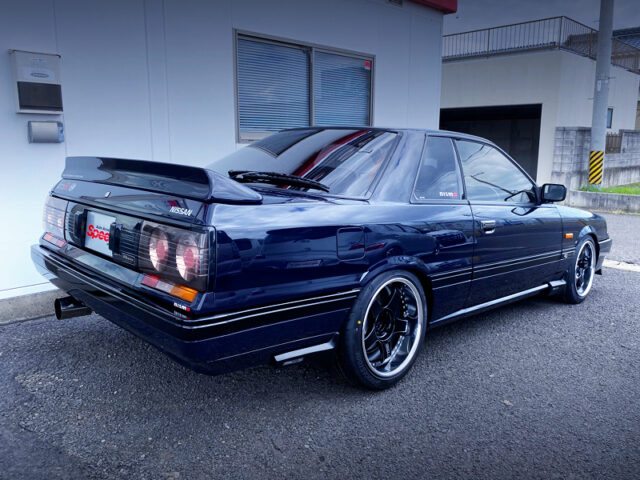 REAR EXTERIOR OF R31 GTS-R.