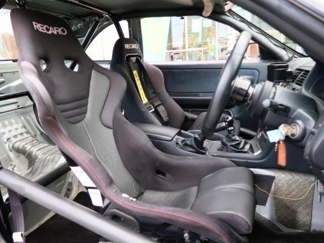 RECARO SEATS and ROLL CAGE SETUP to R33 GT-R INTERIOR.