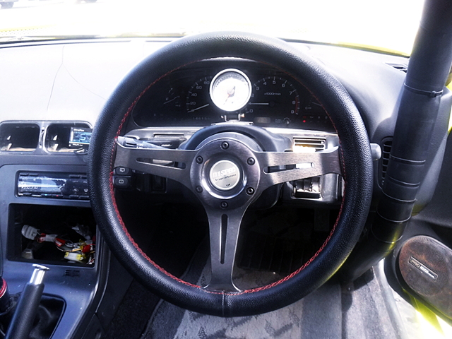 DRIVER'S STEERING and DASHBOARD.