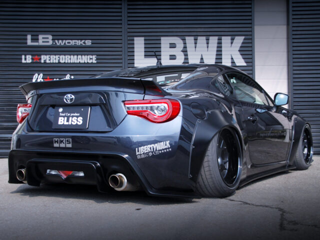 REAR EXTERIOR OF TOYOTA 86 GT LIMITED.