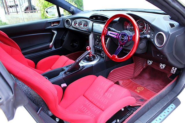 DRIVER'S INTERIOR OF TOYOTA 86 GT LMITED with ROCKET BUNNY WIDEBODY.