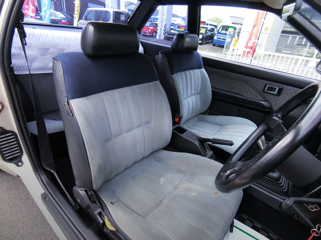 SEATS of AE85 LEVIN 2-DOOR 1500 LIME.