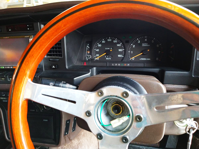 SPEED CLUSTER and WOOD STEERING.