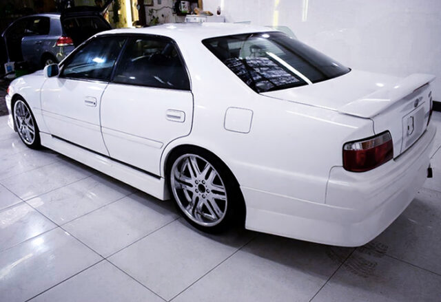 REAR EXTERIOR of JZX100 CHASER.