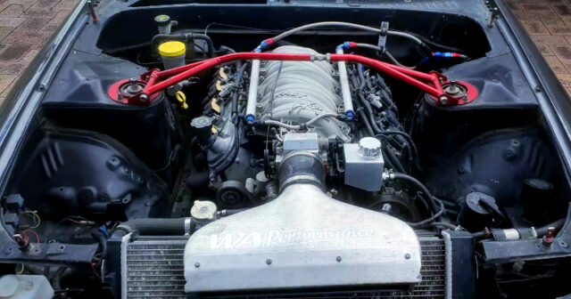 LS1 5700cc V8 ENGINE into R32 SKYLINE DRIFT CAR ENGINE ROOM.