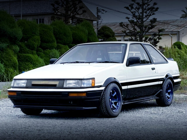 FRONT EXTERIOR of HIGH TECH TWO-TONE AE86 LEVIN.