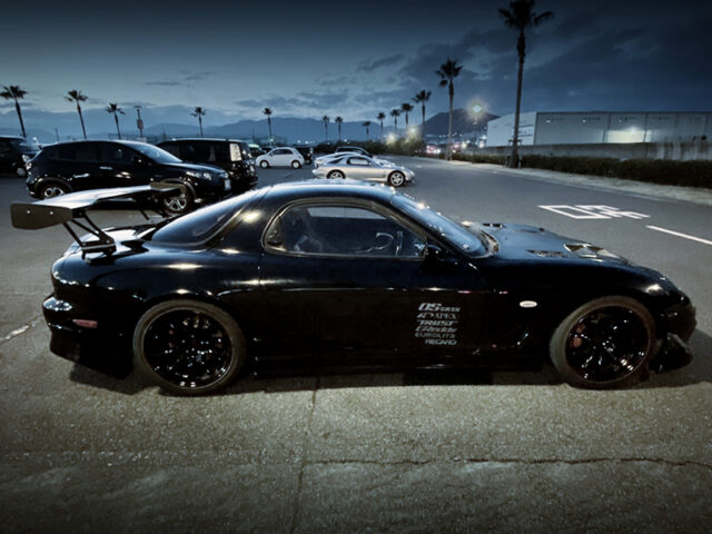 RIGHT-SIDE EXTERIOR of BLACK FD3S RX-7.