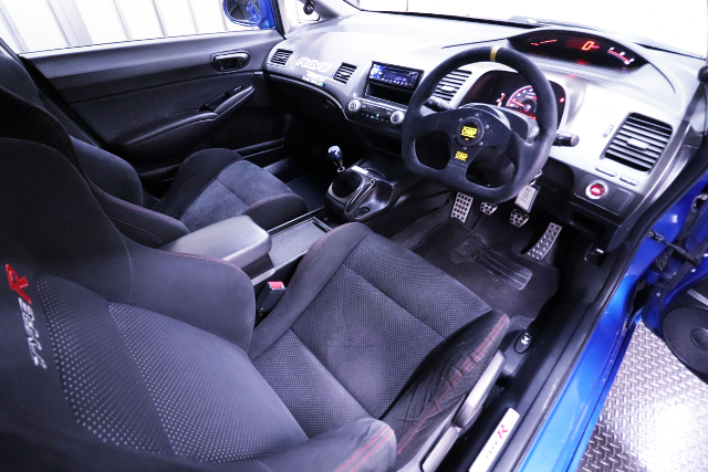 DRIVER'S SIDE INTERIOR of FD2 CIVIC TYPE-R.