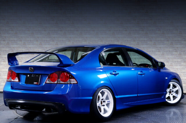 REAR EXTERIOR of BLUE FD2 CUVUC TYPE-R.