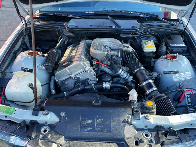 M44B19 1.9L ENGINE of E36 BMW 318is ENGINE ROOM.