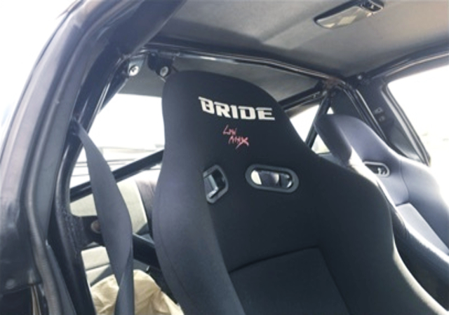 BRIDE FULL BACKET SEAT and ROLL BAR.