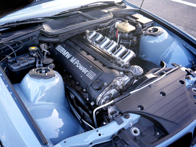 M3B S50B30 ENGINE into E36 BMW 328i CABRIOLET ENGINE ROOM.