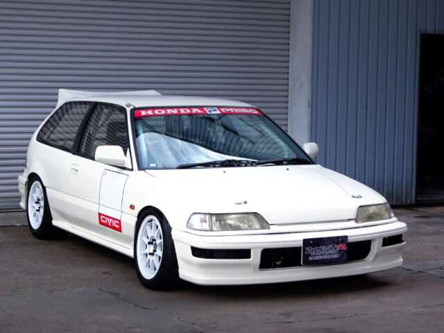 FRONT EXTERIOR of EF9 GRAND CIVIC SiR2.