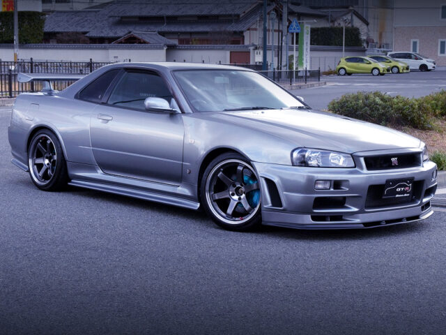 FRONT EXTERIOR of R34 GTR.