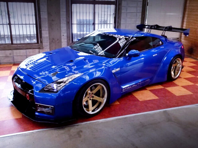 FRONT LEFT SIDE EXTERIOR of LB WORKS WIDE BODIED R35 GT-R.