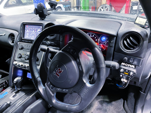 DASHBOARD and STEERING of R35 GT-R.