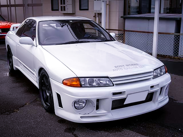 FRONT EXTERIOR of WHITE R32 SKYLINE GT-R.