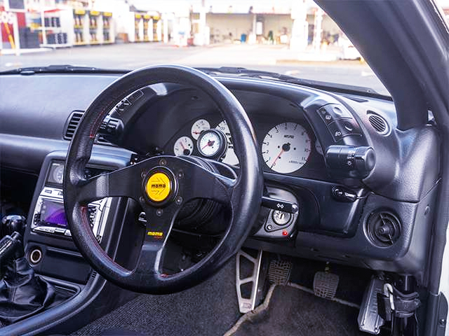 DRIVER'S SIDE DASHBOARD of WHITE R32 SKYLINE GT-R.